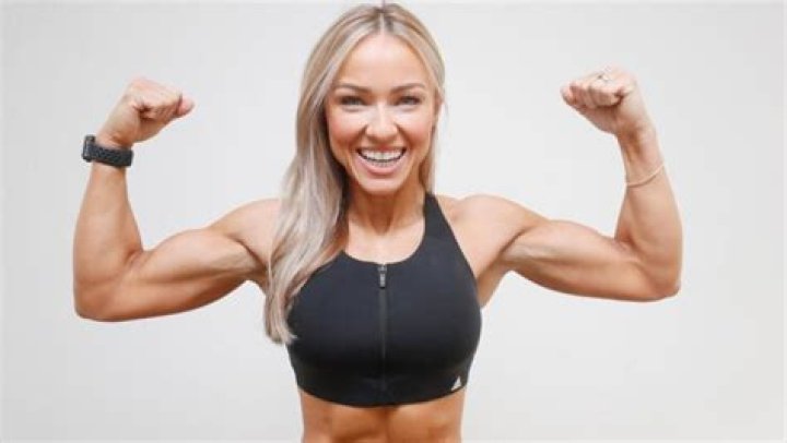 Carolyn Holding Height, Weight, Net Worth, Age, Birthday, Wikipedia, Who, Nationality, Biography