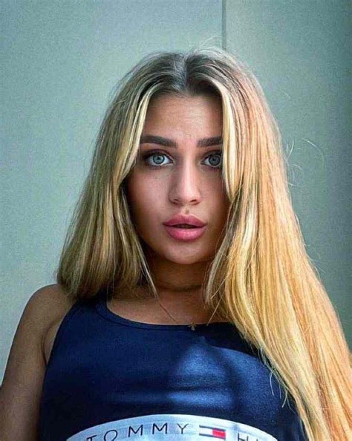 Estefania Saavedra Height, Weight, Net Worth, Age, Birthday, Wikipedia, Who, Nationality, Biography
