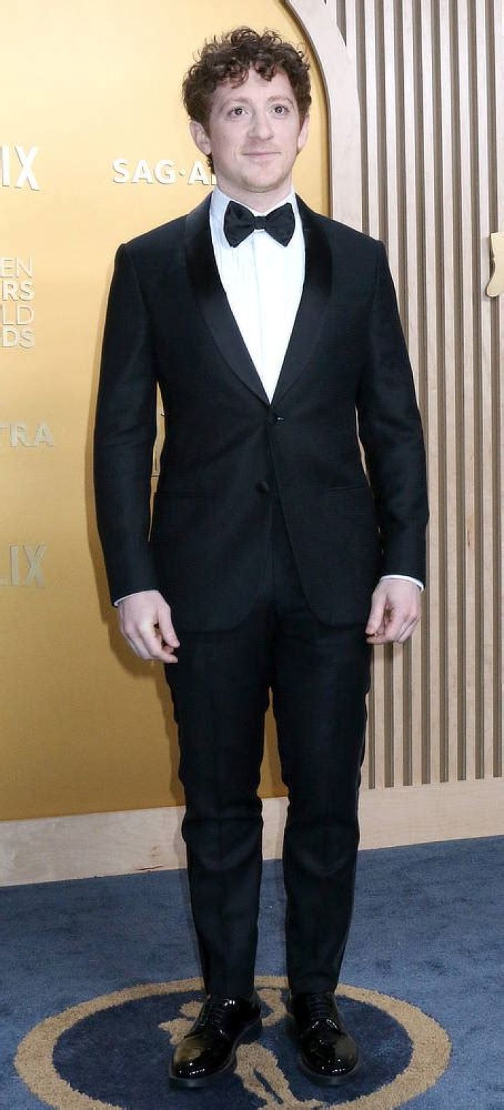 
Ethan Slater Height, Weight, Net Worth, Age, Birthday, Wikipedia, Who, Nationality, Biography 