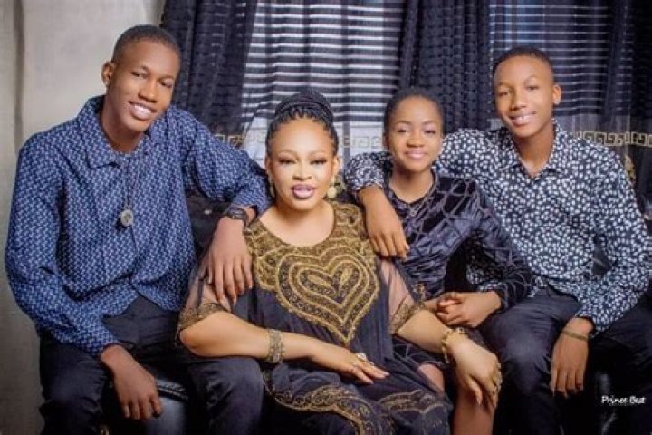 
Is Gozie Okeke Dead? Accident And Biography Details About The Singer 
