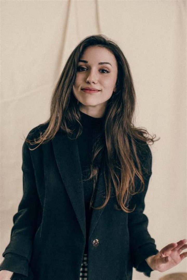 
What is Grace Fulton doing now? Age, Height, Net Worth, Wiki 