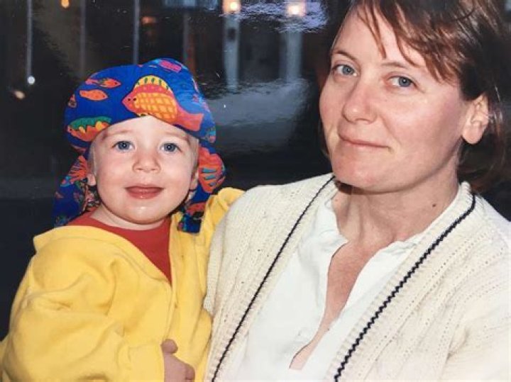 
Who Are Jeremy Allen White Parents? Here’s What We Know About The American Actor 